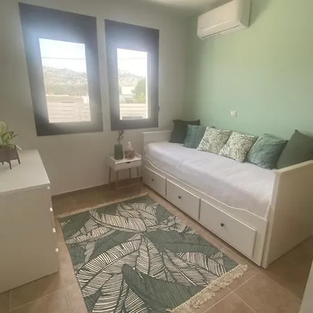 Casa Christiana, * Lardos