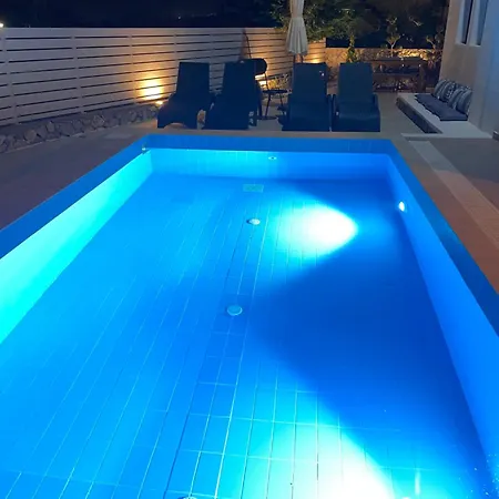 Casa Christiana, * Lardos