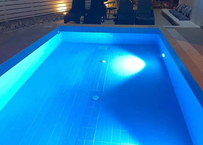 Casa Christiana, * Lardos