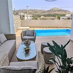 Casa Christiana, Lardos