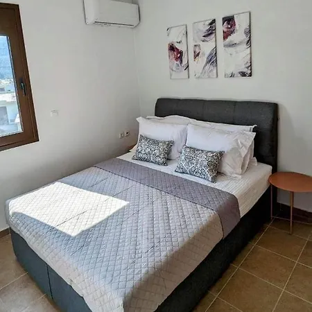 Casa Christiana, *